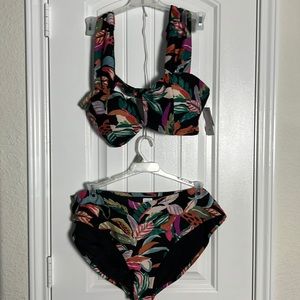 Time and Tru 2pc Strap V Wire Plus Top/High Leg Plus Bottom Set NWT